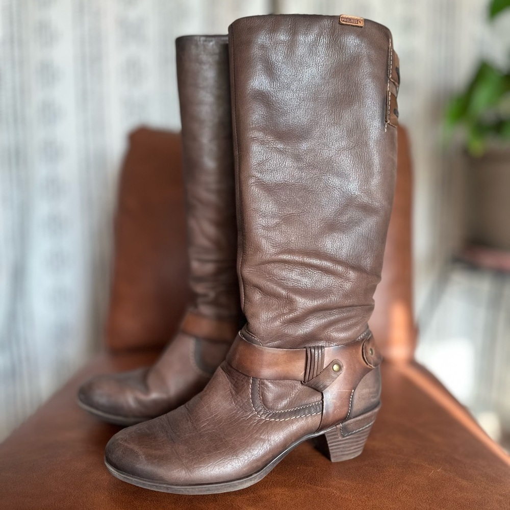 Pikolinos Brown Leather Boots